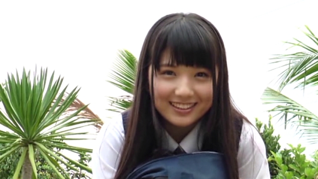 MIU 伊吹陽菜 15歳　可愛すぎる微笑みに白い素肌に胸キュン100％