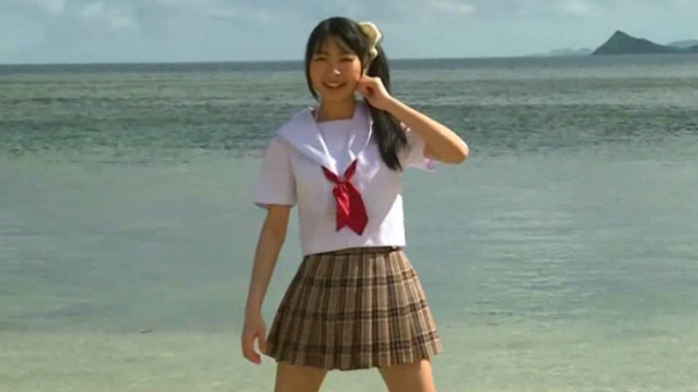 ひとりじめ 源結菜 Part2オレンジのチェック柄のビキニにキュンキュンしちゃいます☆