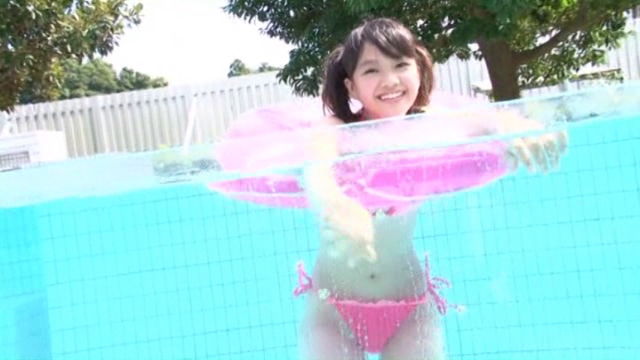 ずっと一緒　宮田飛鳥ちゃんのピンクのビキニ姿に大人っぽさを感じちゃう☆