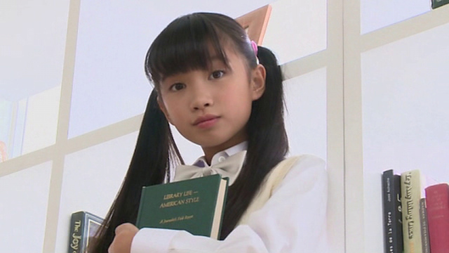 天真爛漫 Part2　白のビキニ姿にドキドキが止みません！
