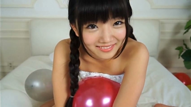 ぴよぴよ 和泉ひより　19歳の美尻に下着の跡がクッキリハプニング☆